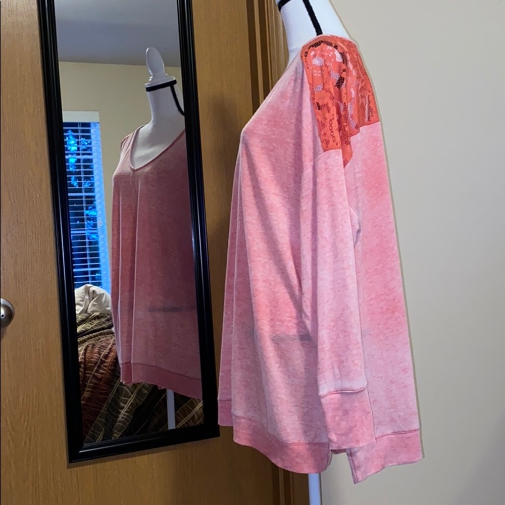 Lace back tunic - Picture 3 of 5